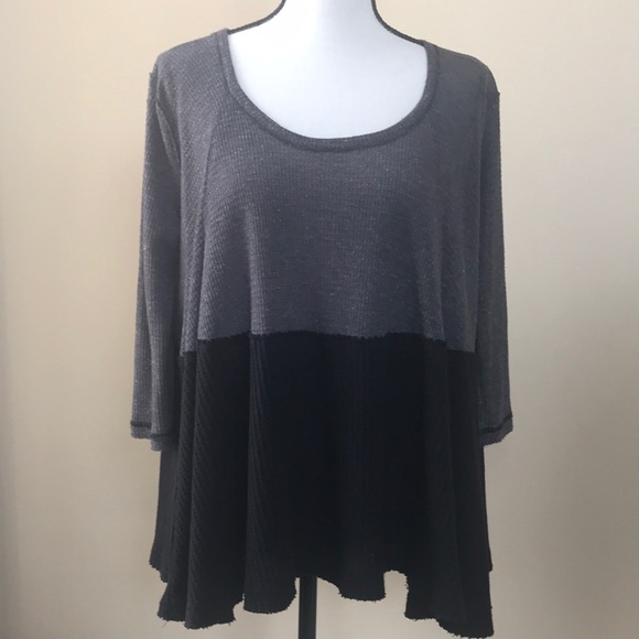 We the Free Black & Gray Color Block Thermal - Picture 3 of 10